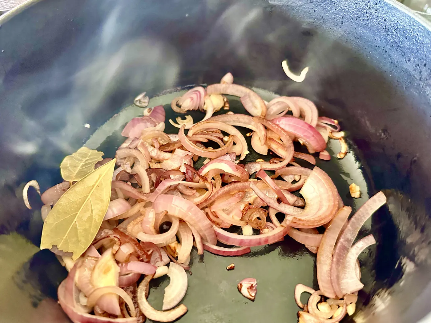Ein Kochtopf-Foto als Kategoriebild für die Kategorie Rezepte – Black Forest Style für die Seite Unser Schwarzwald.