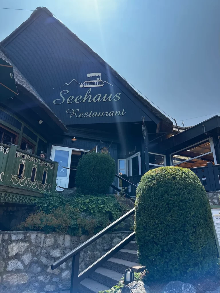 Restaurantfassade Seehaus im Themenbereich Österreich im Europa-Park