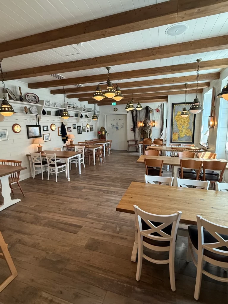 Innenbereich des Fjord-Restaurants im Themenbereich Skandinavien im Europa-Park