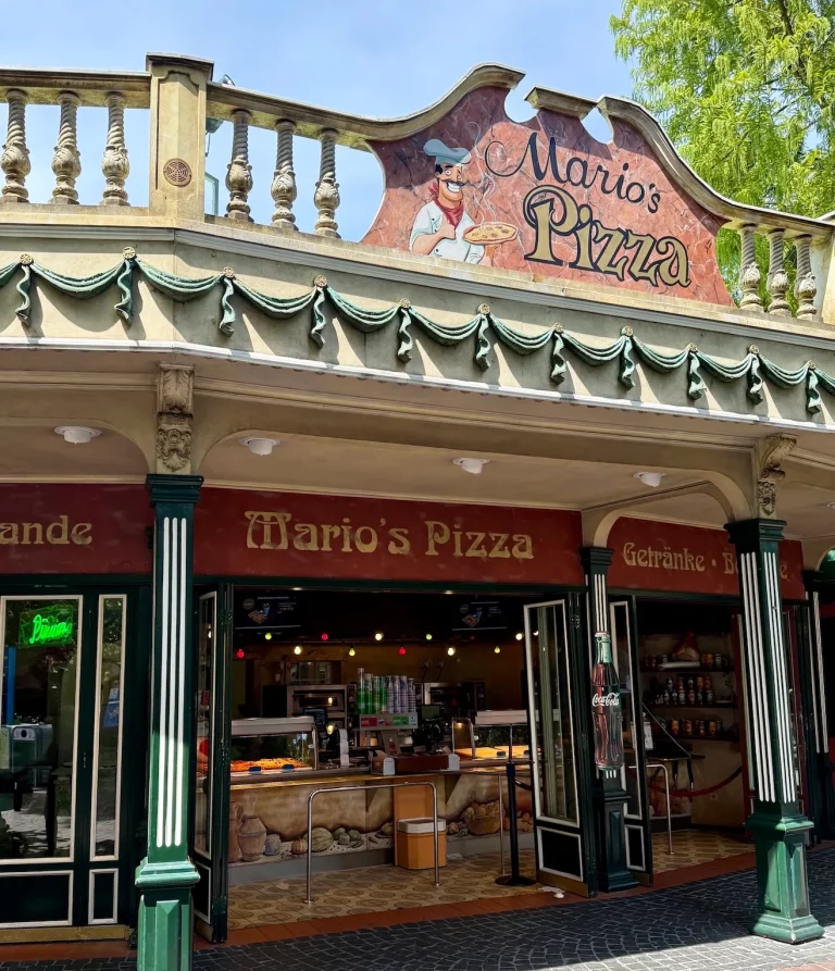 Fassade des Imbiss Marios Pizza im Themenbereich Italien im Europa-Park