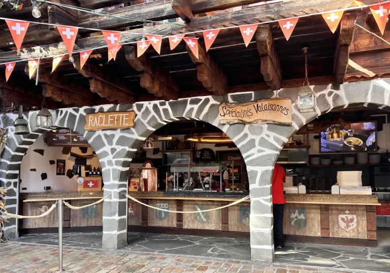Walliser Stube im Themenbereich Schweiz im Europa-Park.