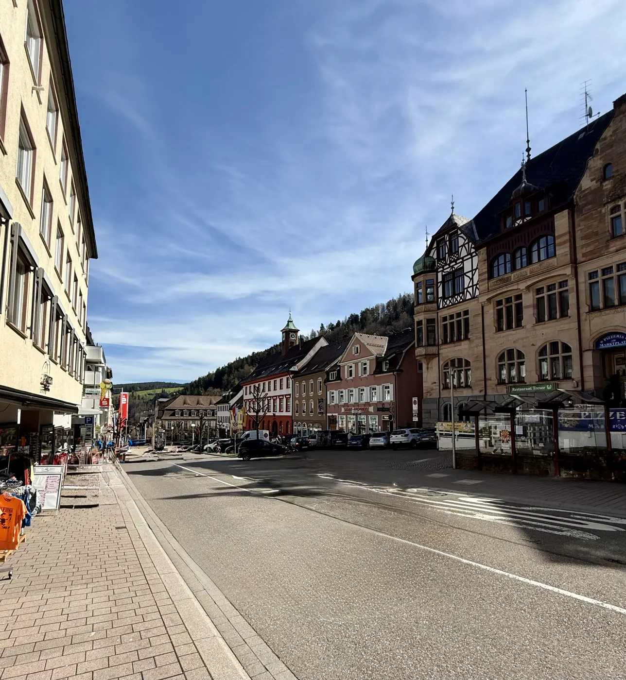 Steinskulptur im Zentrum von Triberg