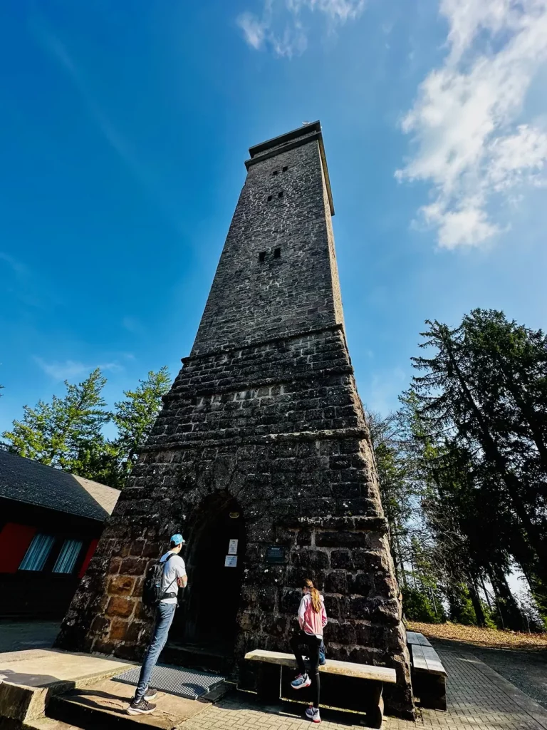 Aussichtsturm auf dem Brandenkopf im Schwarzwald