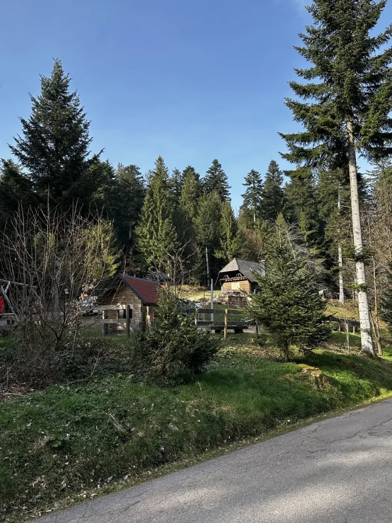 Brandenkopfhütte am Ausgangspunkt der Wanderung im Schwarzwald