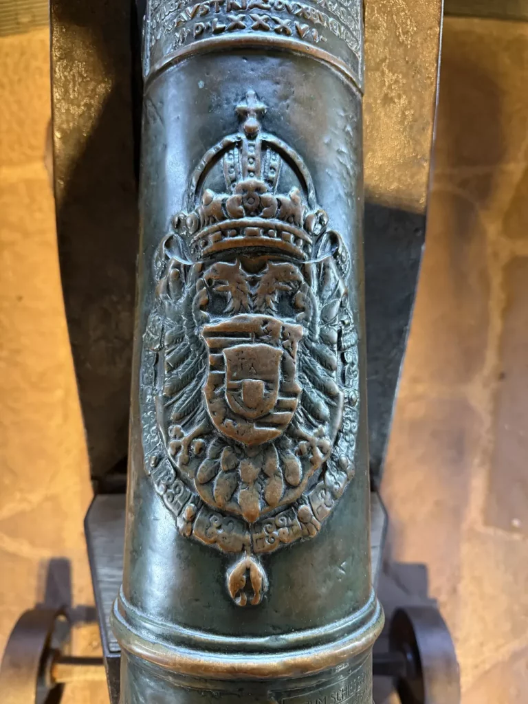 Historische Kanone auf der Hohkönigsburg