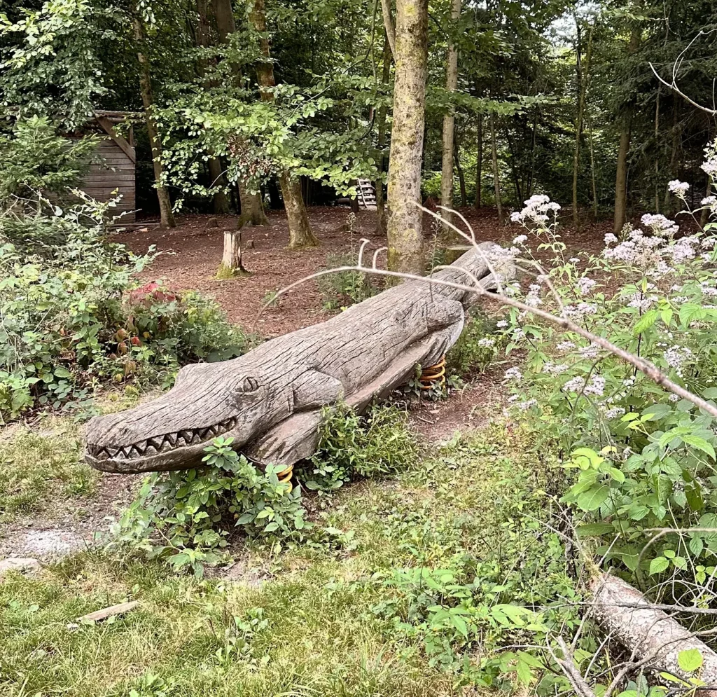 Holzkrokodil Wasti zum Wippen