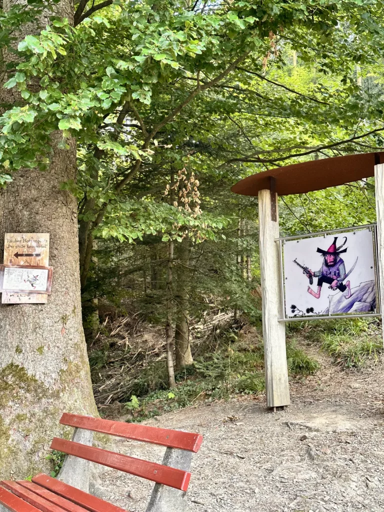 Einstieg zur Hotzenplotz Wanderung mit Infotafel