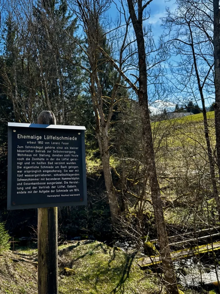 Informationstafel entlang des Heimatpfads im Hochschwarzwald