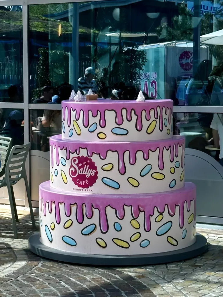 Dekorative Torte im Sallys Café im Europa-Park Rust