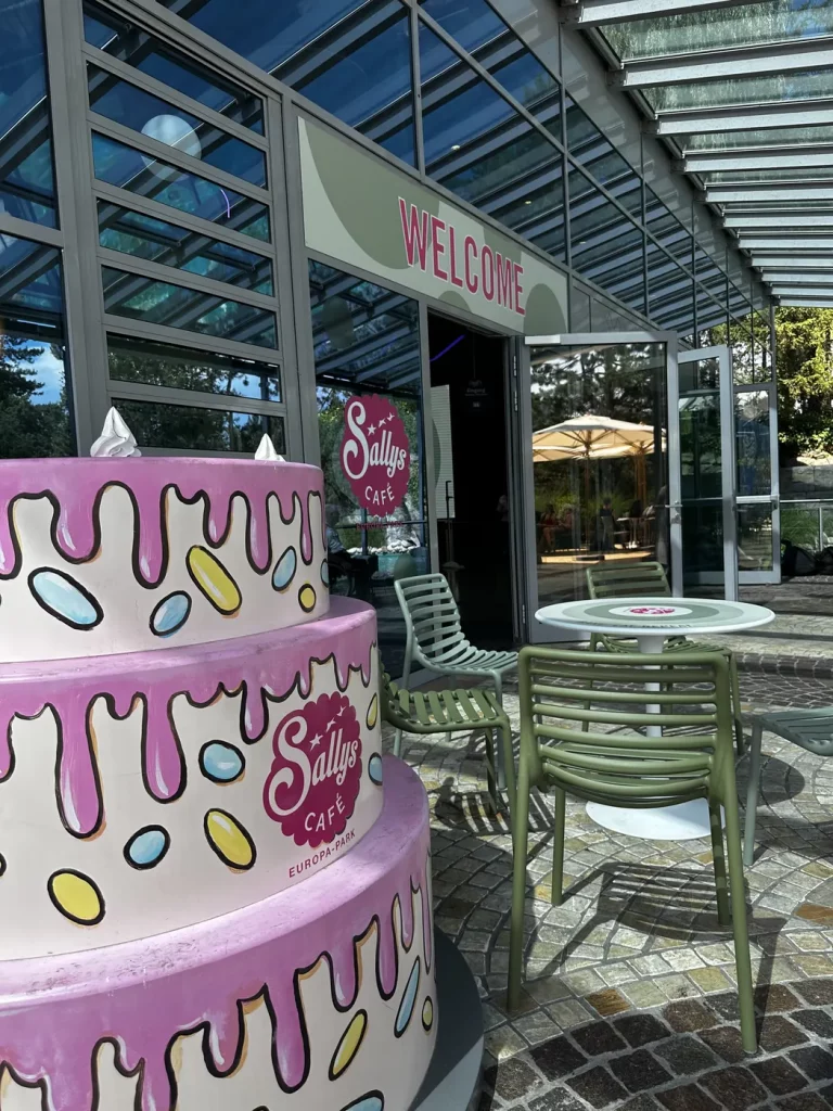 Eingangsbereich zu Sallys Cafe im Europa-Park Rust