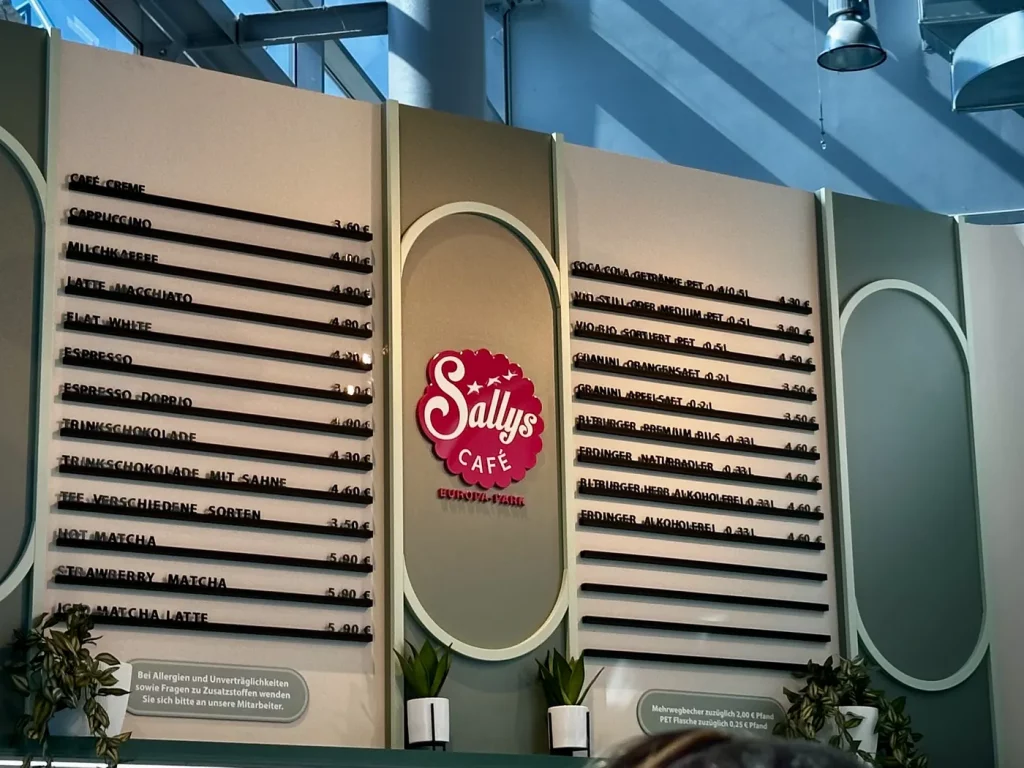 Getränkeauswahl im Sallys Cafe im Europa-Park Rust